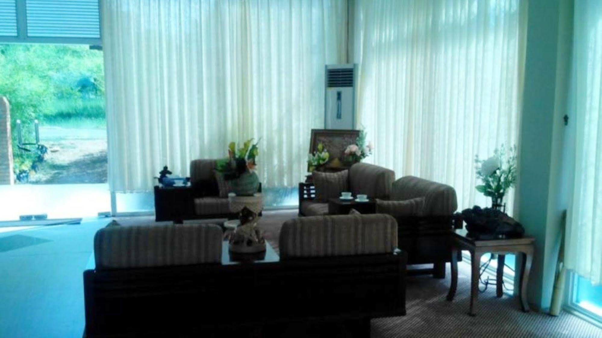Sky View Hotel Bagan Exterior photo